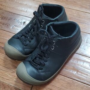 Keen Austin Black Leather Sneakers with Tan Soles